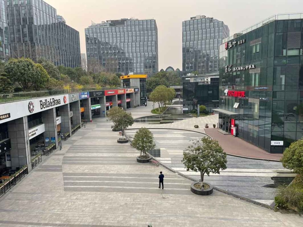 东方万国企业中心:金桥商务腹地中的“3分钟生活圈”
